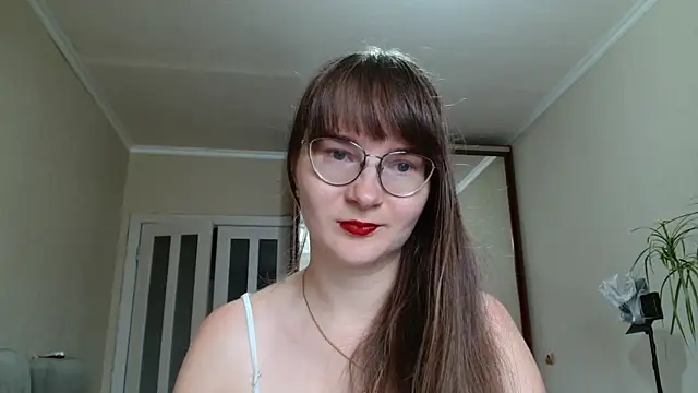 Snapshot of KiraGoldens chatting on 07.15.26 KiraGoldens online show from 07.15.26