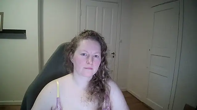 Girlnina-1995 online show from 02.03.25