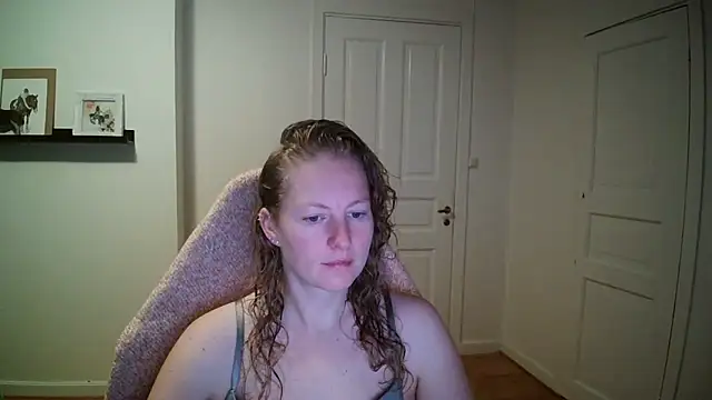 Girlnina-1995 online show from 10.07.25