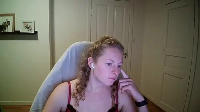 Girlnina-1995 online show from 10.15.25