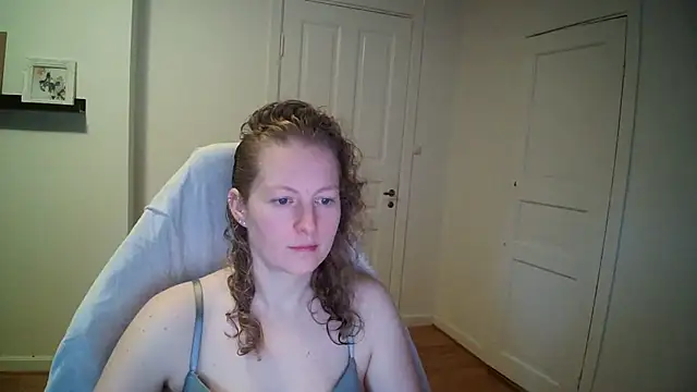 Girlnina-1995 online show from 12.05.25