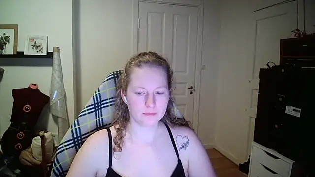 Girlnina-1995 online show from 01.12.26