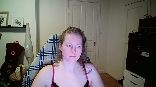 Girlnina-1995 online show from 01.14.26