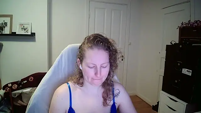 Girlnina-1995 online show from 02.10.26