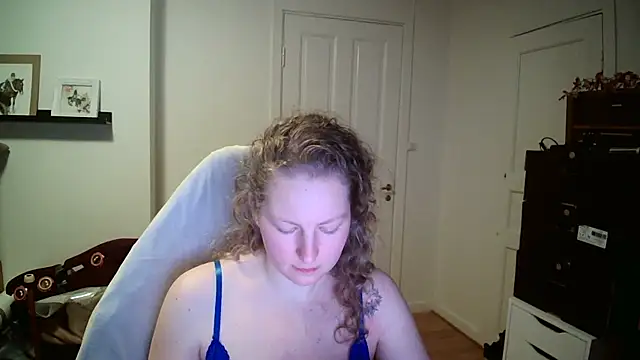 Girlnina-1995 online show from 02.10.26