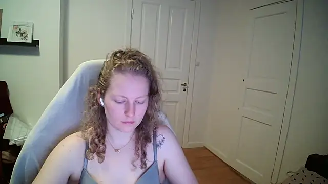 Girlnina-1995 online show from 03.10.26