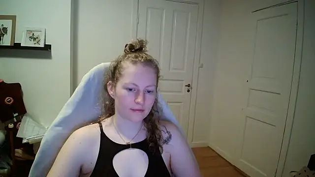 Girlnina-1995 online show from 03.17.26