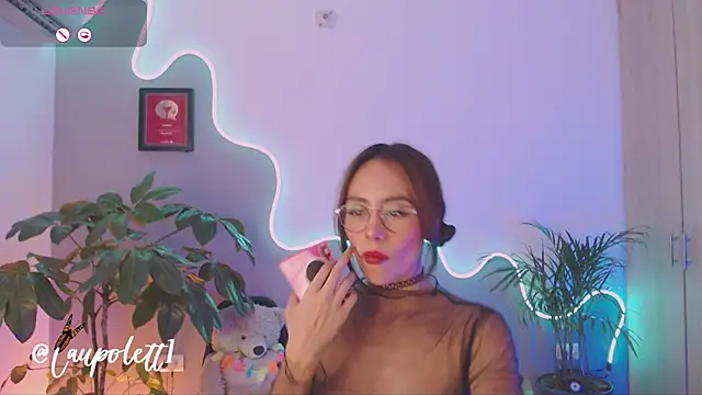 Snapshot of LauPolett chatting on 02.06.25 LauPolett online show from 02.06.25