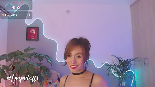 Snapshot of LauPolett chatting on 02.09.25 LauPolett online show from 02.09.25