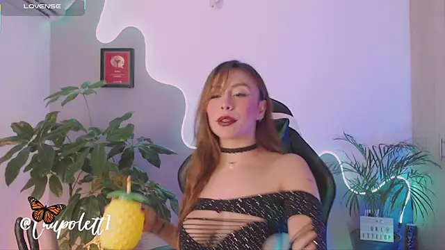 Snapshot of LauPolett chatting on 10.12.25 LauPolett online show from 10.12.25