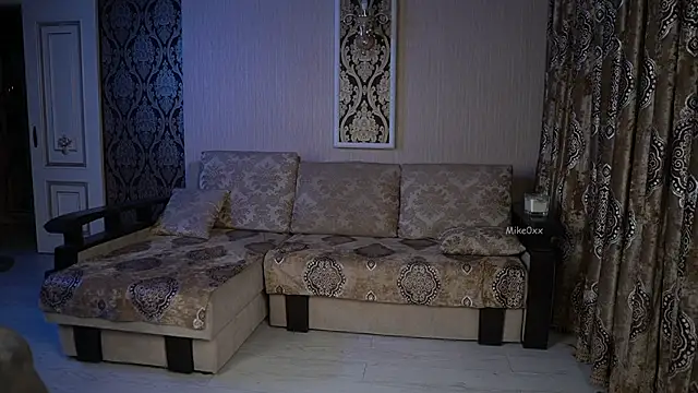 Snapshot of mike0xx chatting on 12.03.25 mike0xx online show from 12.03.25