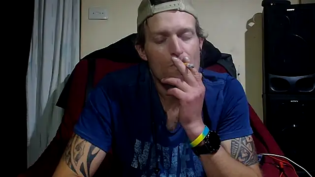 Snapshot of the-billy-blue chatting on 06.16.26 the-billy-blue online show from 06.16.26