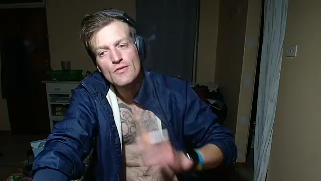 Snapshot of the-billy-blue chatting on 07.17.26 the-billy-blue online show from 07.17.26