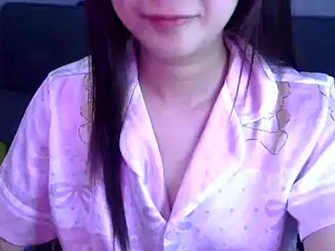 Snapshot of Bee_2k chatting on 06.24.26 Bee 2k online show from 06.24.26