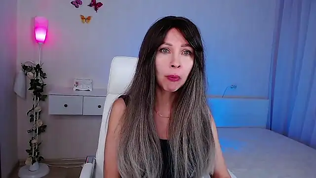 Snapshot of wendifoste chatting on 11.24.25 wendifoste online show from 11.24.25