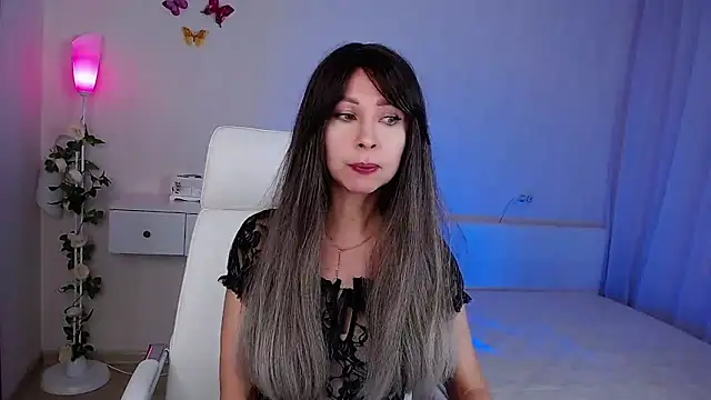 Snapshot of wendifoste chatting on 12.15.25 wendifoste online show from 12.15.25