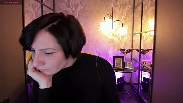 LorenDaze online show from 02.13.26