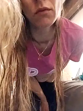 Snapshot of eatmeplease44 chatting on 09.18.25 eatmeplease44 online show from 09.18.25