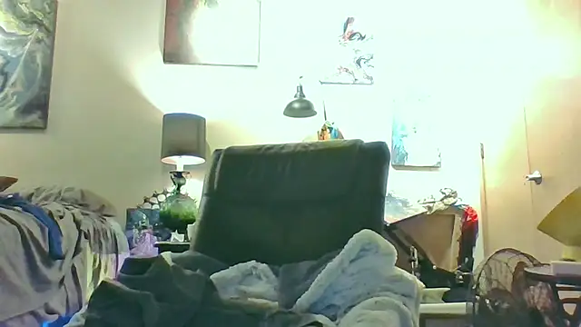 Snapshot of eatmeplease44 chatting on 10.20.25 eatmeplease44 online show from 10.20.25