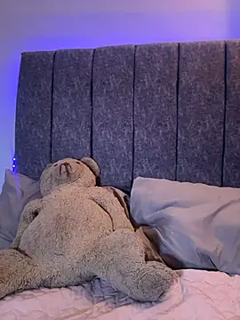 Snapshot of MeganKitty_ chatting on 12.14.25 MeganKitty online show from 12.14.25