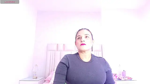  carolina fox online show from 11.05.25