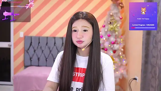 Snapshot of Pinkie_Princes chatting on 12.19.24 Pinkie Princes online show from 12.19.24