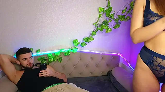 Snapshot of ParadisePleasure_ chatting on 01.20.25 ParadisePleasure  online show from 01.20.25