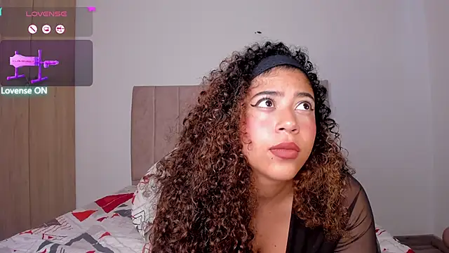 Snapshot of LilyBrunette chatting on 12.04.25 LilyBrunette online show from 12.04.25