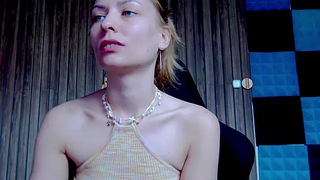 Snapshot of karo123421 chatting on 03.15.25 karo123421 online show from 03.15.25