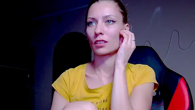 Snapshot of karo123421 chatting on 10.14.25 karo123421 online show from 10.14.25