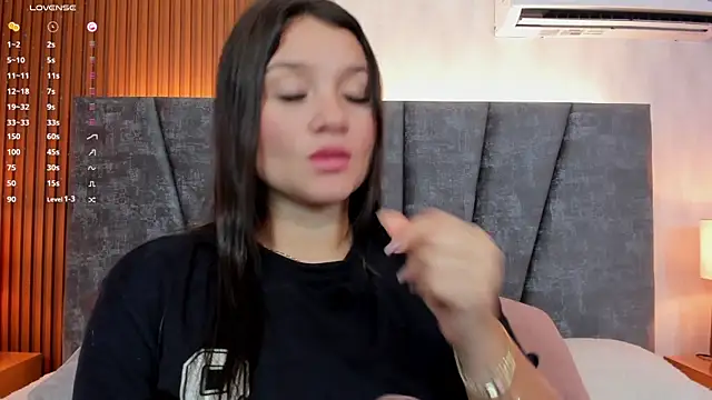 Snapshot of Falak_sweett_ chatting on 02.18.25 Falak sweett online show from 02.18.25