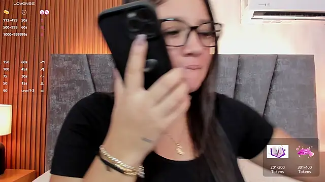 Snapshot of Falak_sweett_ chatting on 02.22.25 Falak sweett online show from 02.22.25