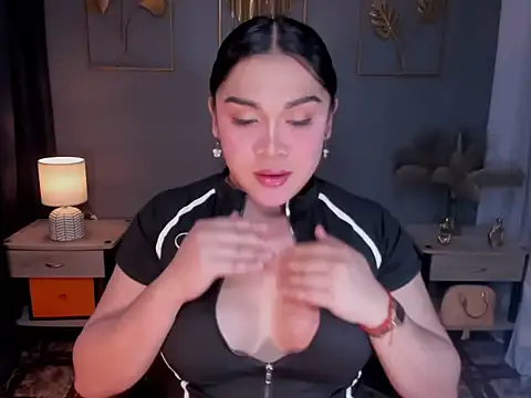 MaxeneCullens online show from 10.20.25