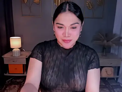 MaxeneCullens online show from 11.17.25