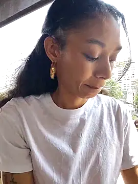 Leaberry online show from 10.28.25