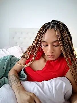 Leaberry online show from 11.14.25