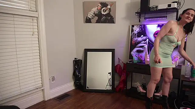 Snapshot of RhiCon chatting on 03.14.25 RhiCon online show from 03.14.25