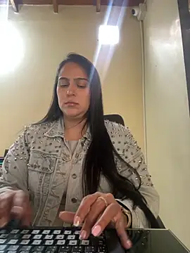 Snapshot of kendall_52 chatting on 11.22.25 kendall 52 online show from 11.22.25