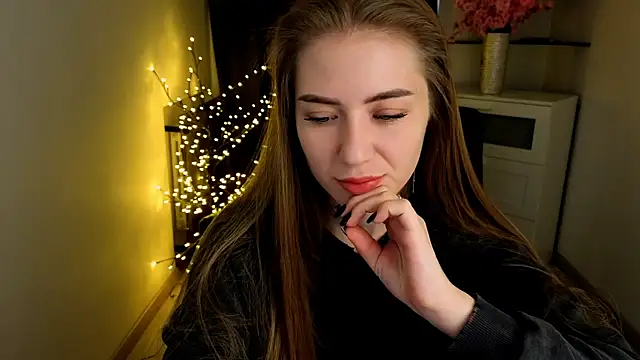 Snapshot of Adelyna_Bird chatting on 03.23.26 Adelyna Bird online show from 03.23.26