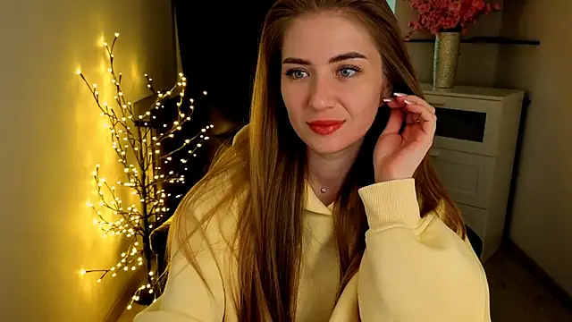 Snapshot of Adelyna_Bird chatting on 04.06.26 Adelyna Bird online show from 04.06.26