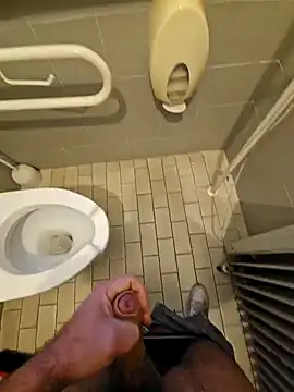 Snapshot of Dolceporco19 chatting on 01.24.25 Dolceporco19 online show from 01.24.25