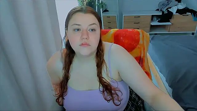 Snapshot of PolinaSalvatore chatting on 10.14.25 PolinaSalvatore online show from 10.14.25