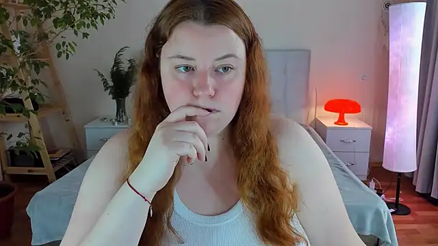 Snapshot of PolinaSalvatore chatting on 10.22.25 PolinaSalvatore online show from 10.22.25