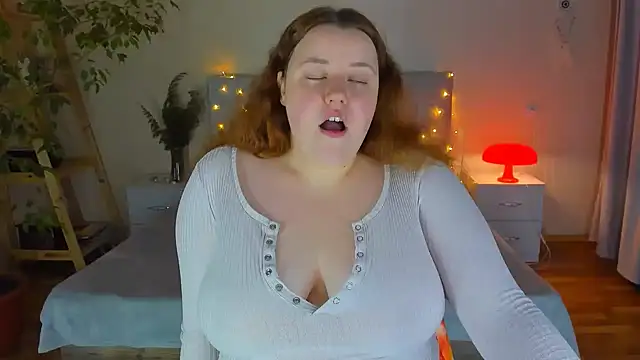 Snapshot of PolinaSalvatore chatting on 10.31.25 PolinaSalvatore online show from 10.31.25