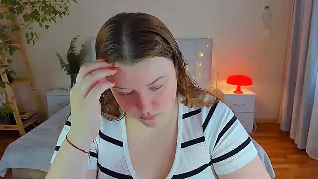 Snapshot of PolinaSalvatore chatting on 11.05.25 PolinaSalvatore online show from 11.05.25