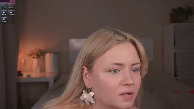 Snapshot of missbeatriss chatting on 11.26.25 missbeatriss online show from 11.26.25