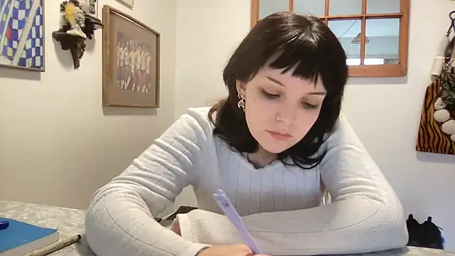 Snapshot of SweetMaisie chatting on 10.21.25 SweetMaisie online show from 10.21.25