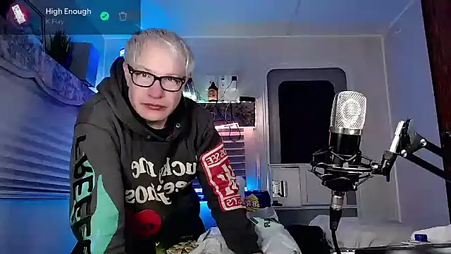 Snarfle82 online show from 03.12.25