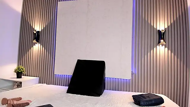 Zafiiraa online show from 02.04.25