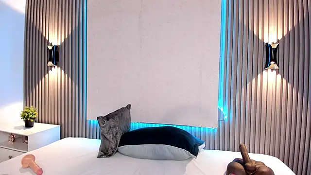 Zafiiraa online show from 02.22.25